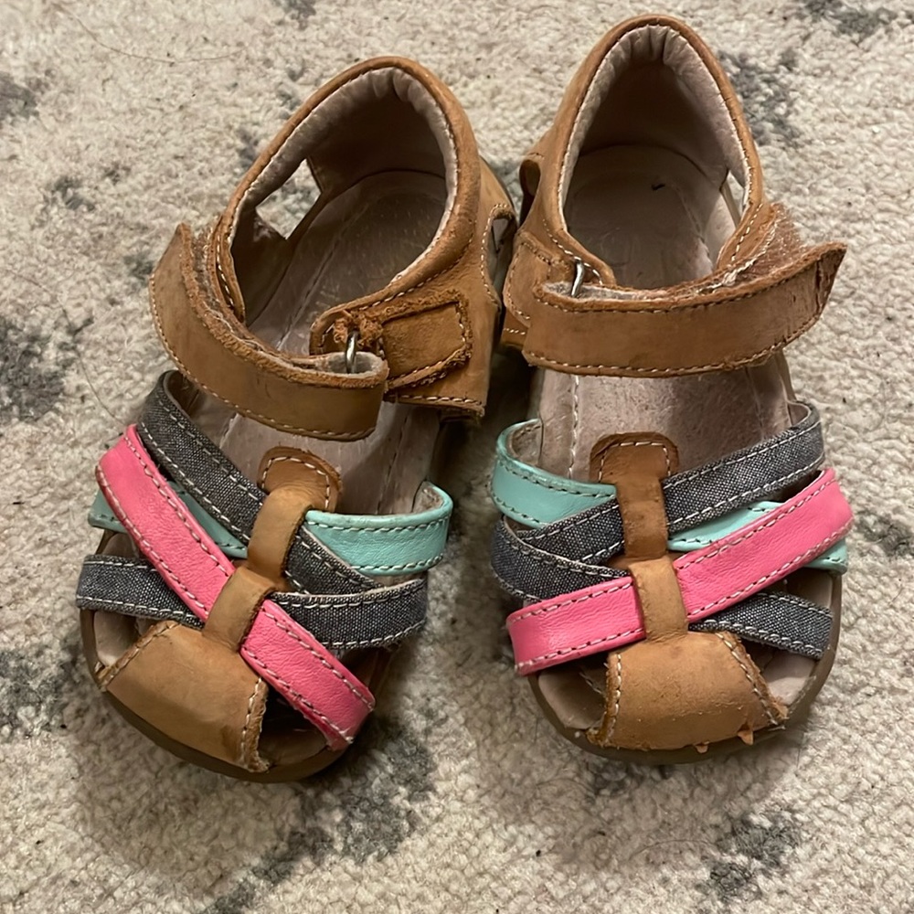 See Kai Run sandals sz 6
